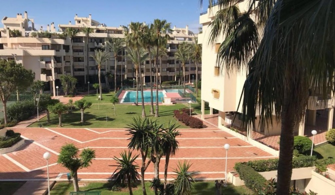 Living4Malaga Chill & Pool Apartment