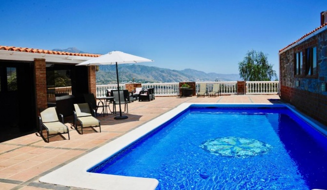 Casa Jane Large 7 bed Villa with private pool and Tennis Court