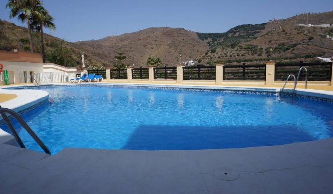 La Alcazaba - 3 bed apt with communal pool