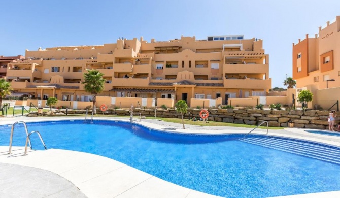 Bajo con Jardin y Piscina cerca de la Playa Dos Dormitorios