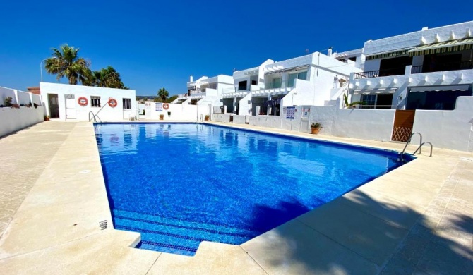 Tarifa Cozy House - BEACH, POOL, TERRACE, WIFI