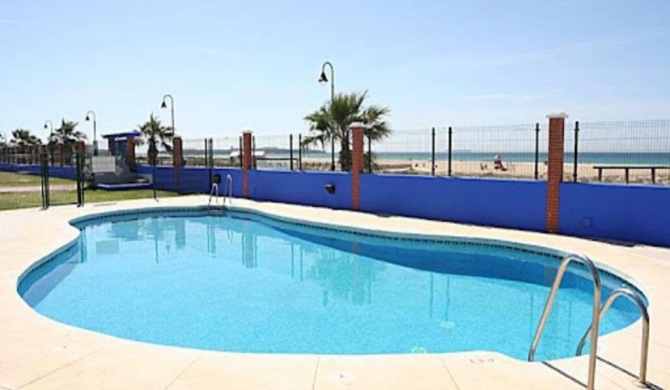 Tarifa Cozy House - Beach Front, Pool, Parking