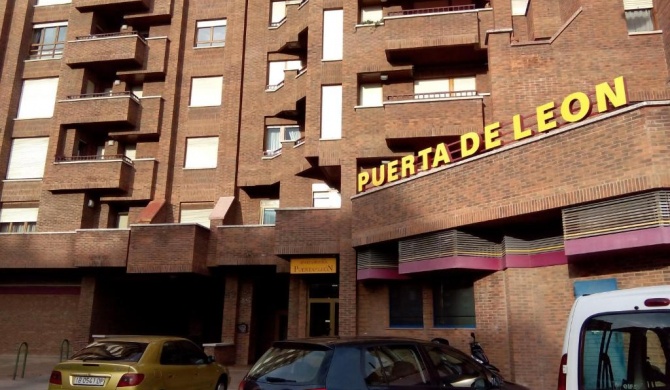 Apartamentos Turisticos Puerta de León