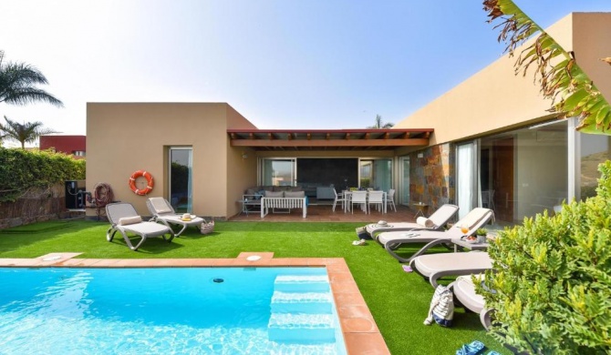 Salobre Villa with Pool Par 4 nr 9