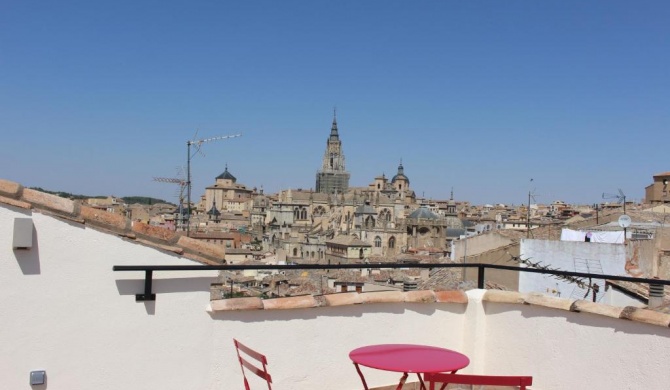 Casa con patio Toledano y terraza con vistas